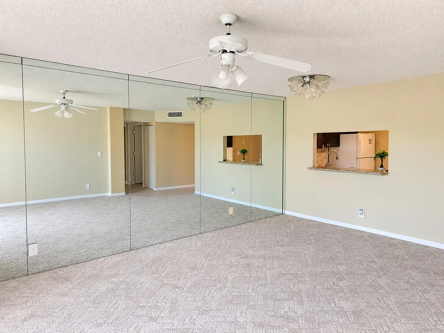 5130 Las Verdes Cir — Photo 4