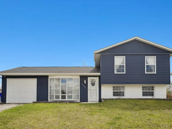3701 Fir Tree Dr NE, Cedar Rapids, IA 52402