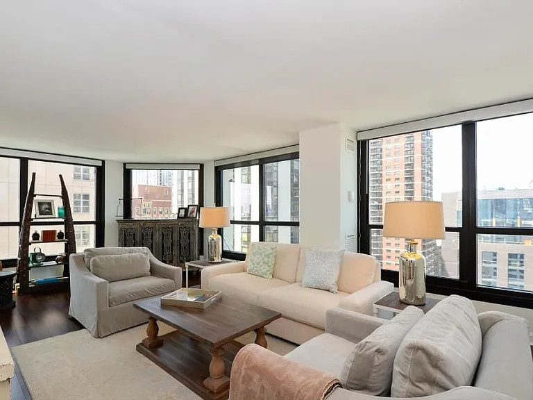 1030 N State St #15B — Photo 1