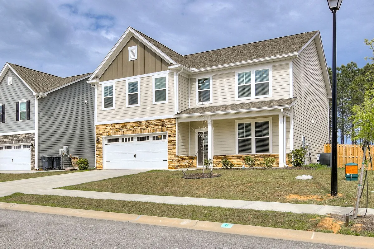 Building Photo - 649 Garland Trl