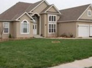 615 Liberty Rd, Smithville, MO 64089