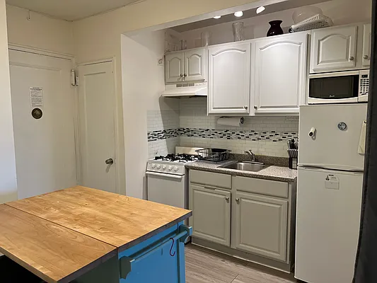 Rented by REAL New York | media 4