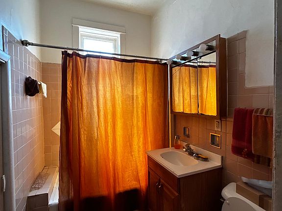 4th image of 1029 Marengo Ave #2
