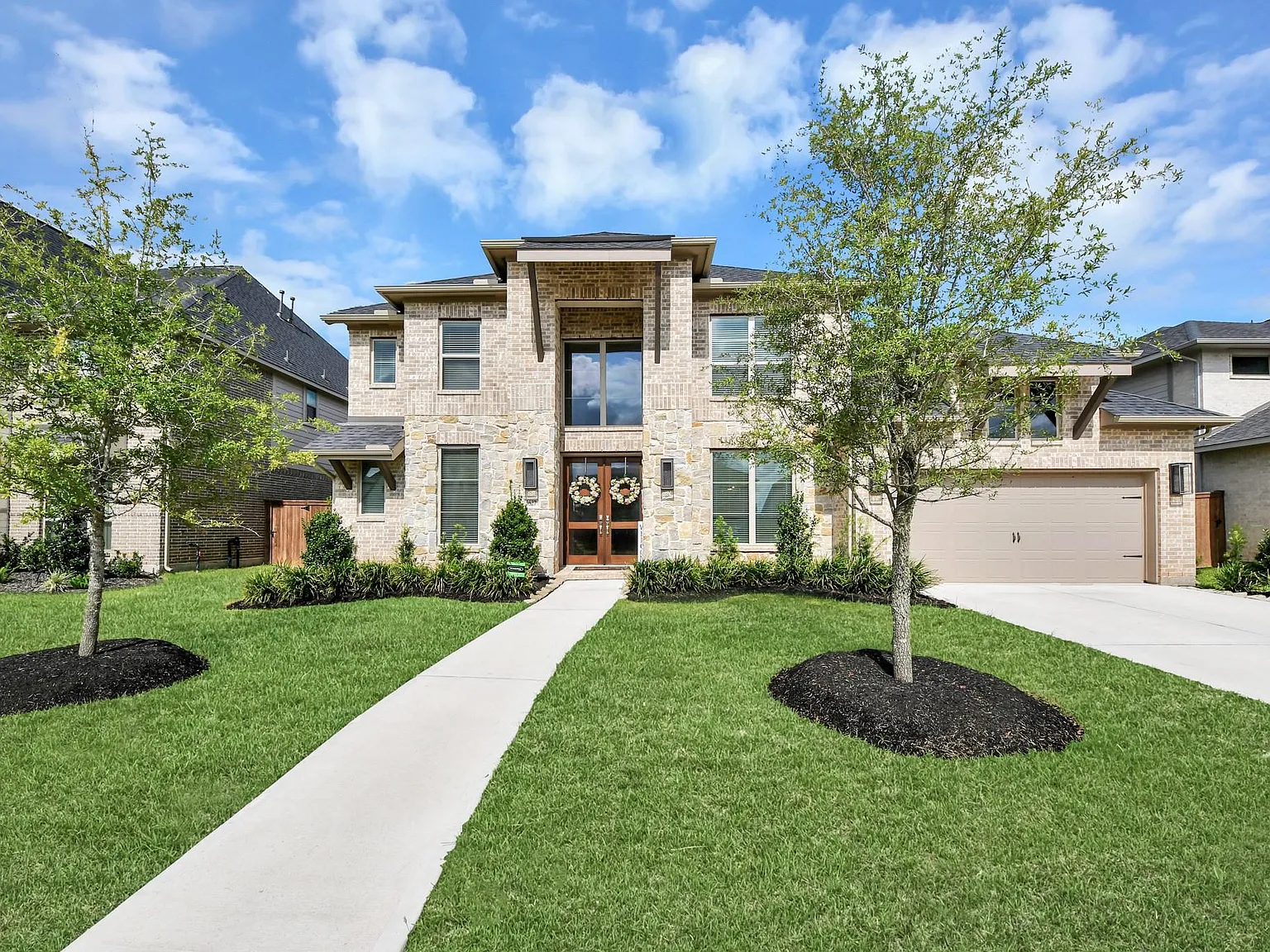 5 bed, 4.5 bath, 4098 sqft, $5,750 — Photo 2