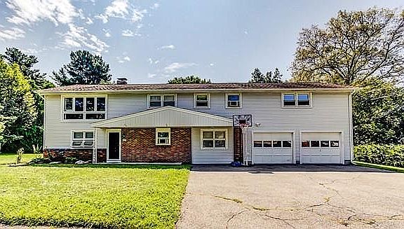 2nd image of 13 Hylair Dr