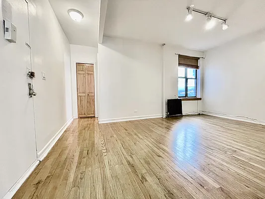 Rented by Corcoran | media 7