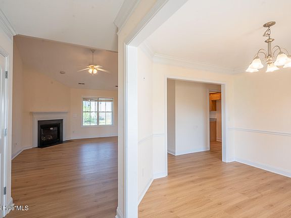 4th image of 359 Putnam Drive