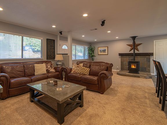 5th image of 5379 Begonia Dr