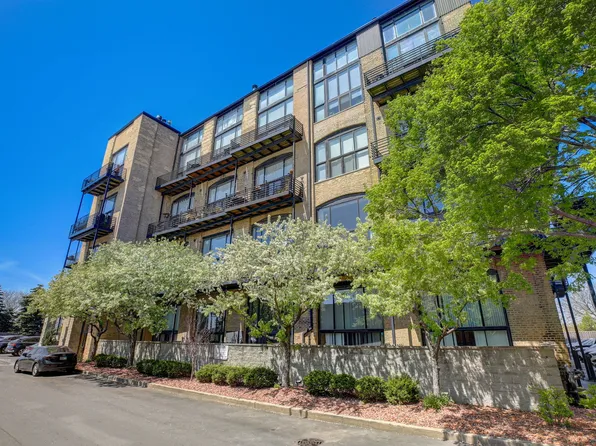 2614 N Clybourn Ave APT 301, Chicago, IL 60614