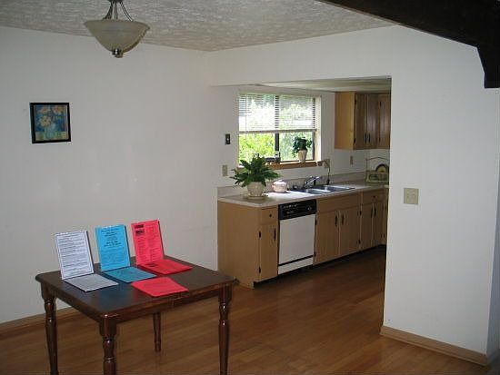 Breakfast Nook to Kitchen