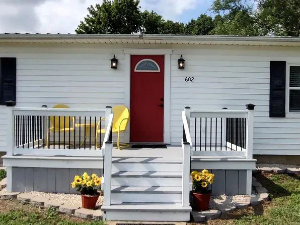 602 E 4th St, Lebo, KS 66856