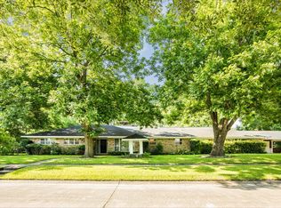 902 McGinty St, Alvin, TX 77511