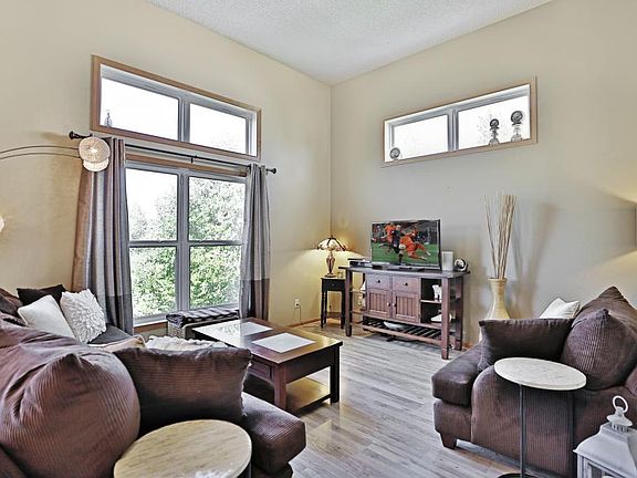 3rd image of 5134 Farnham Dr N