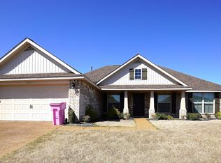 2610 Madeline Ln, Southaven, MS 38672