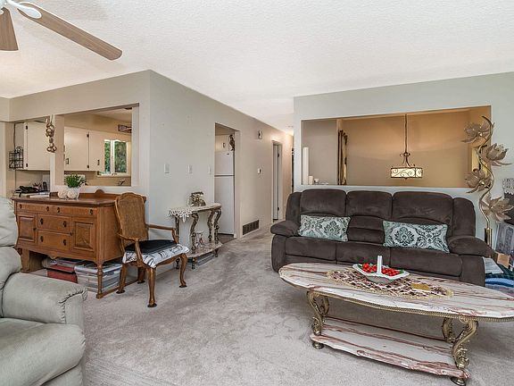 4th image of 26853 Alder Dr