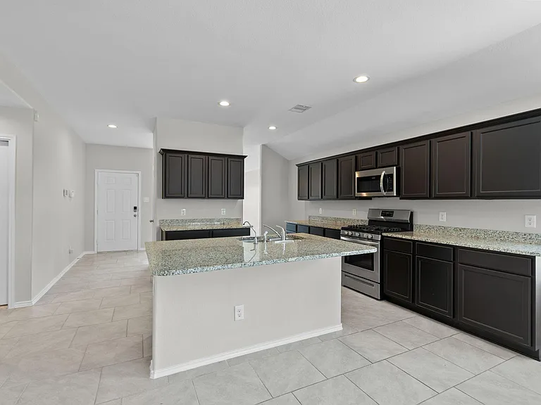 10146 Shagbark Hickory Ct — Photo 9