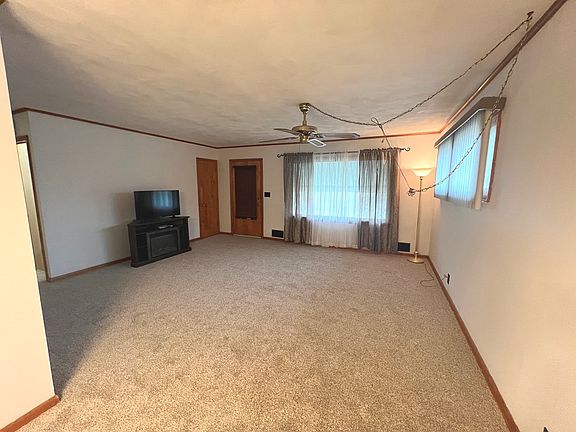 4th image of 431 Clay St