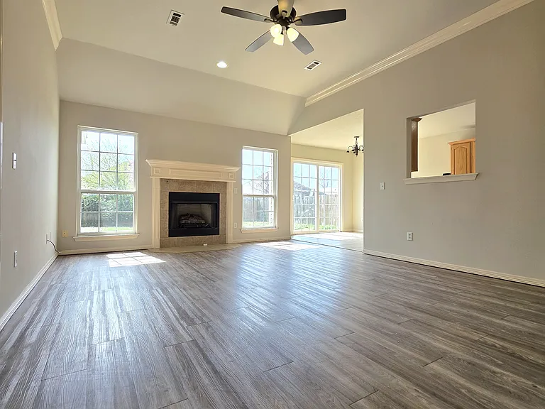 3405 S East St — Photo 2