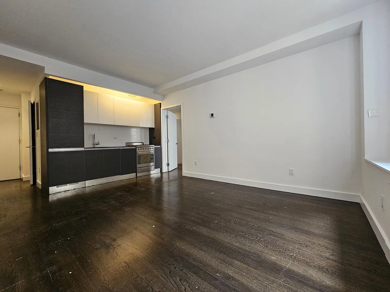 666 West End Avenue — Photo 2
