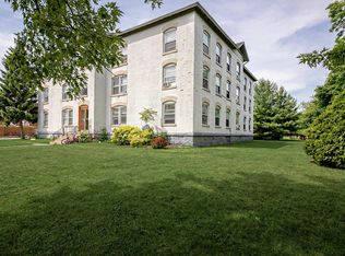 917 Pearl St, Saint Joseph, MI 49085
