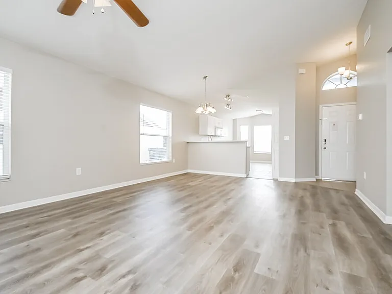 3740 Imperial Dr — Photo 3