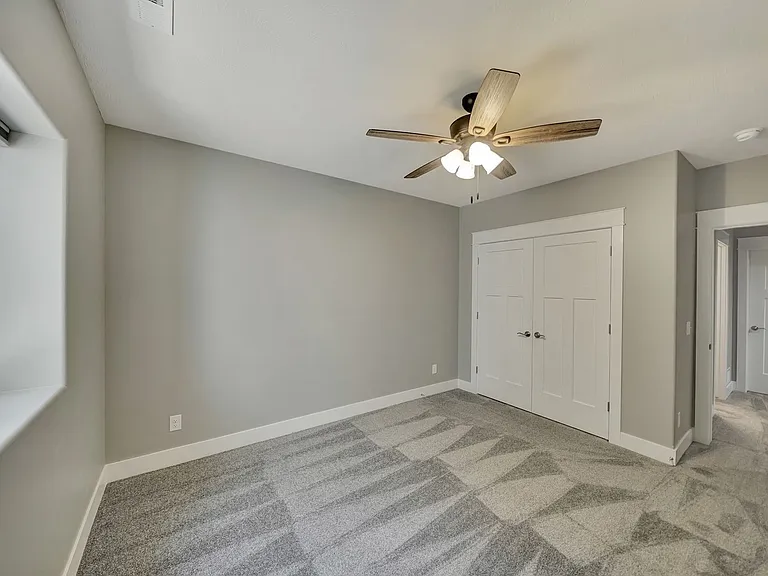 8700 S 51st St — Photo 14