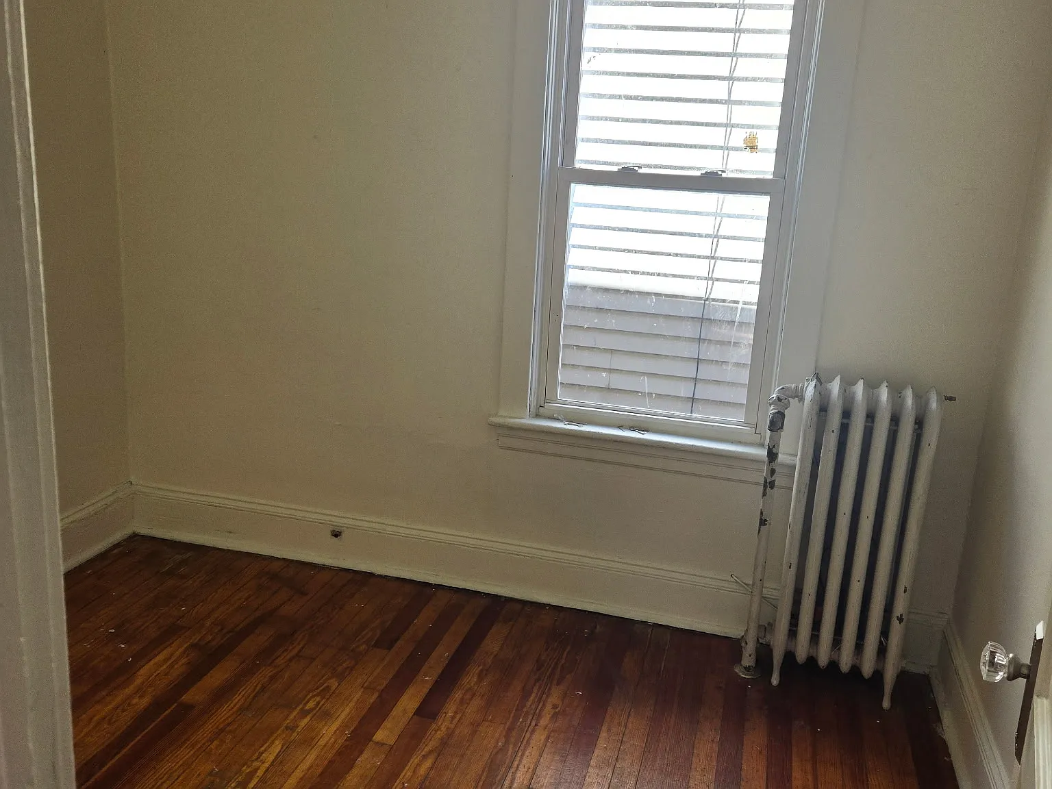 3 bed, 1100 sqft, $1,500 — Photo 3