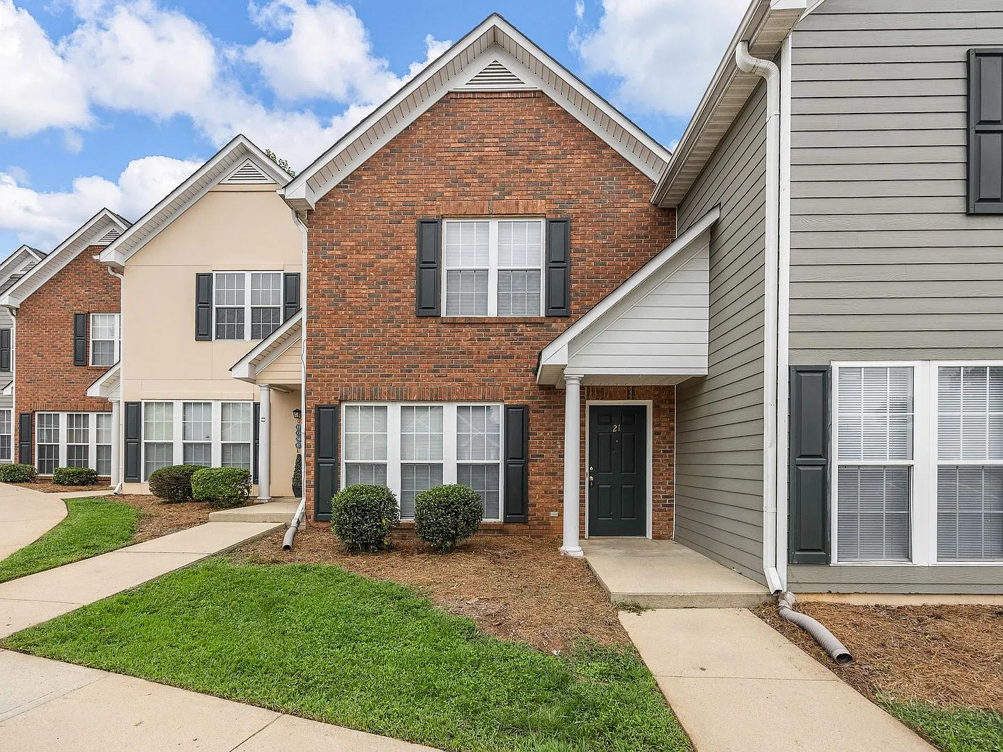 Freshly Renovated 2 BR, 2.5 BA Townhome Centrally Located between Spartanburg & Downtown Greenville — Photo 1