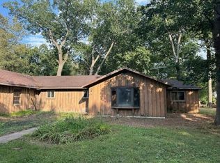 1012 N Dousman Rd, Oconomowoc, WI 53066