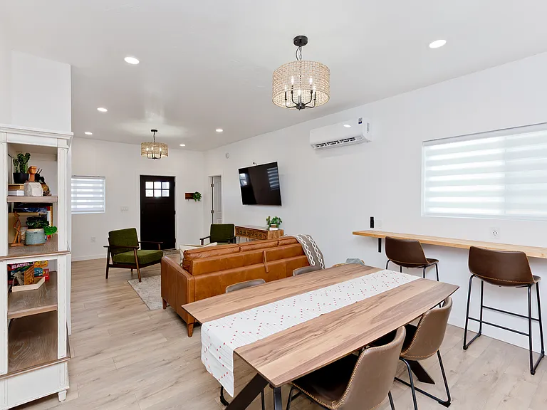 241 Gunnison Ave — Photo 22