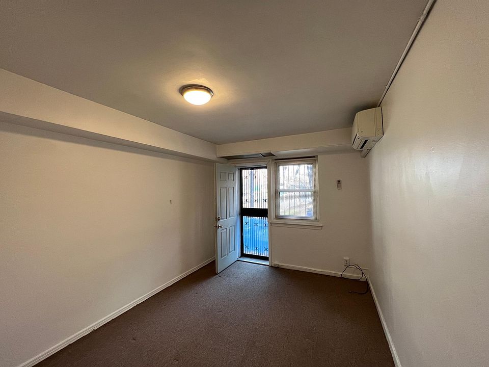 Bdrm with back exit
