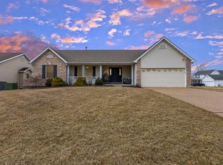 2201 Quaint Cottage Dr, O'Fallon, MO 63368