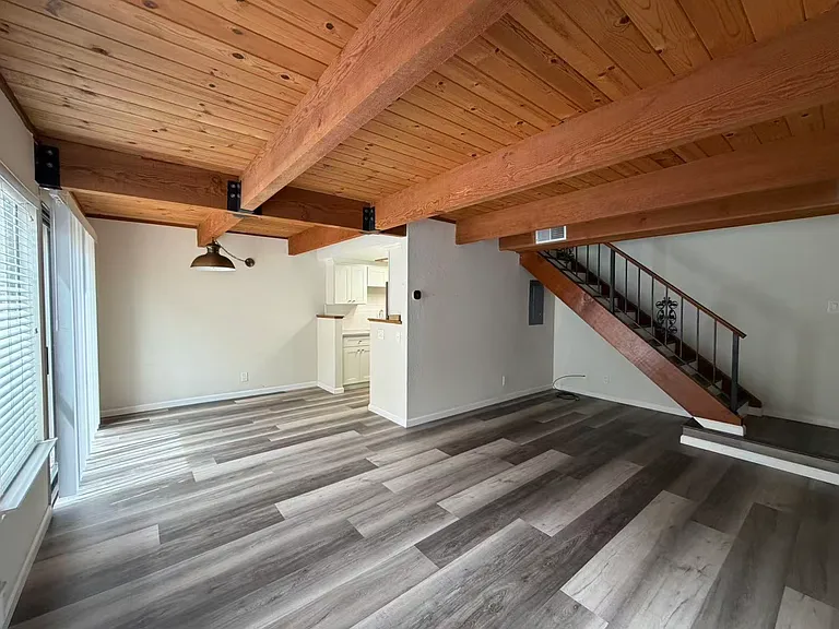 118 Mission Dr — Photo 1