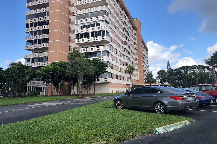 2nd image of 3850 Washington St APT 814