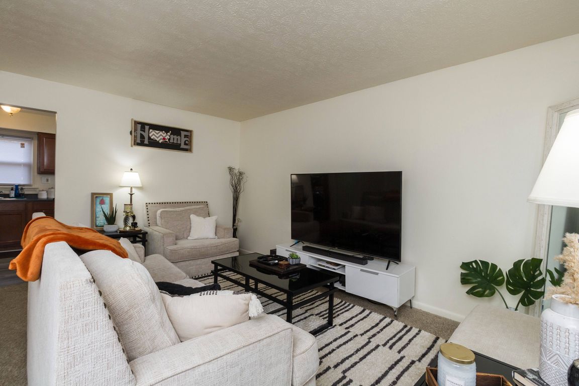 Hidden Creek | Townhouse | Living Room