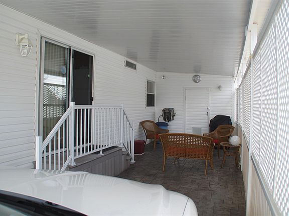 3rd image of 2221 SW 52nd Street