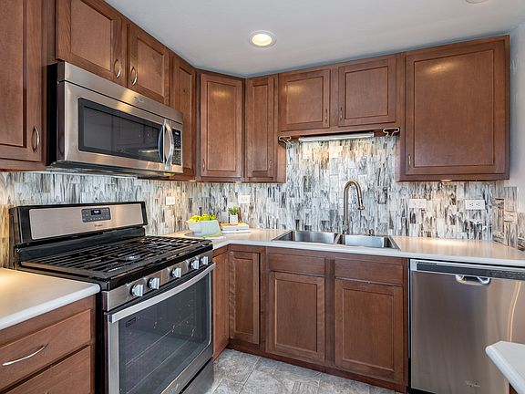 4th image of 1420 Ellisville Ln #1420
