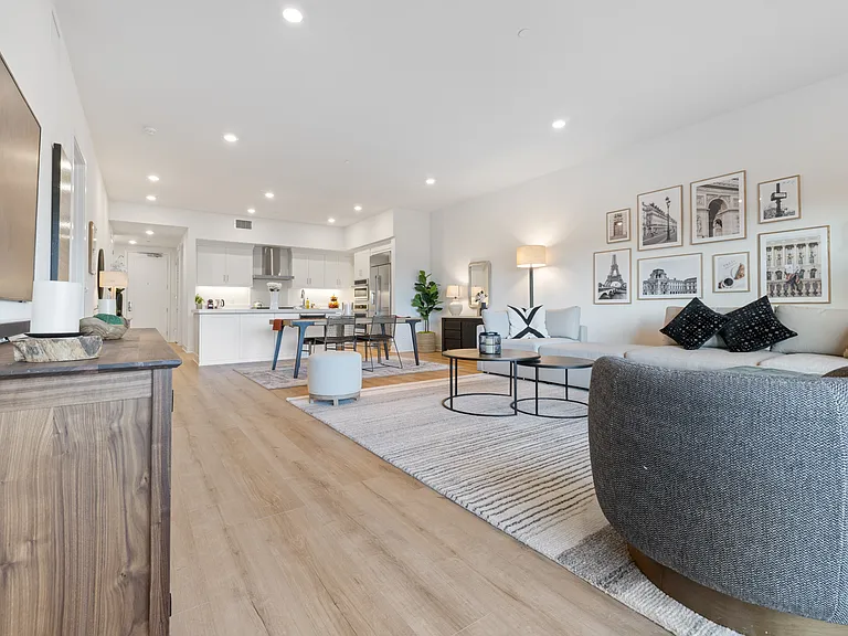 4303 Rivington — Photo 19