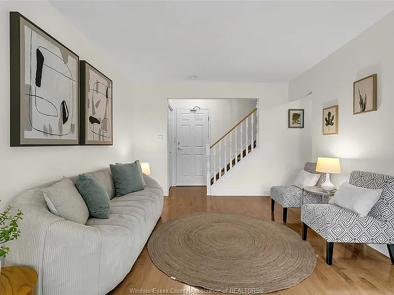 1930 Columbia Ct #31 — Photo 4