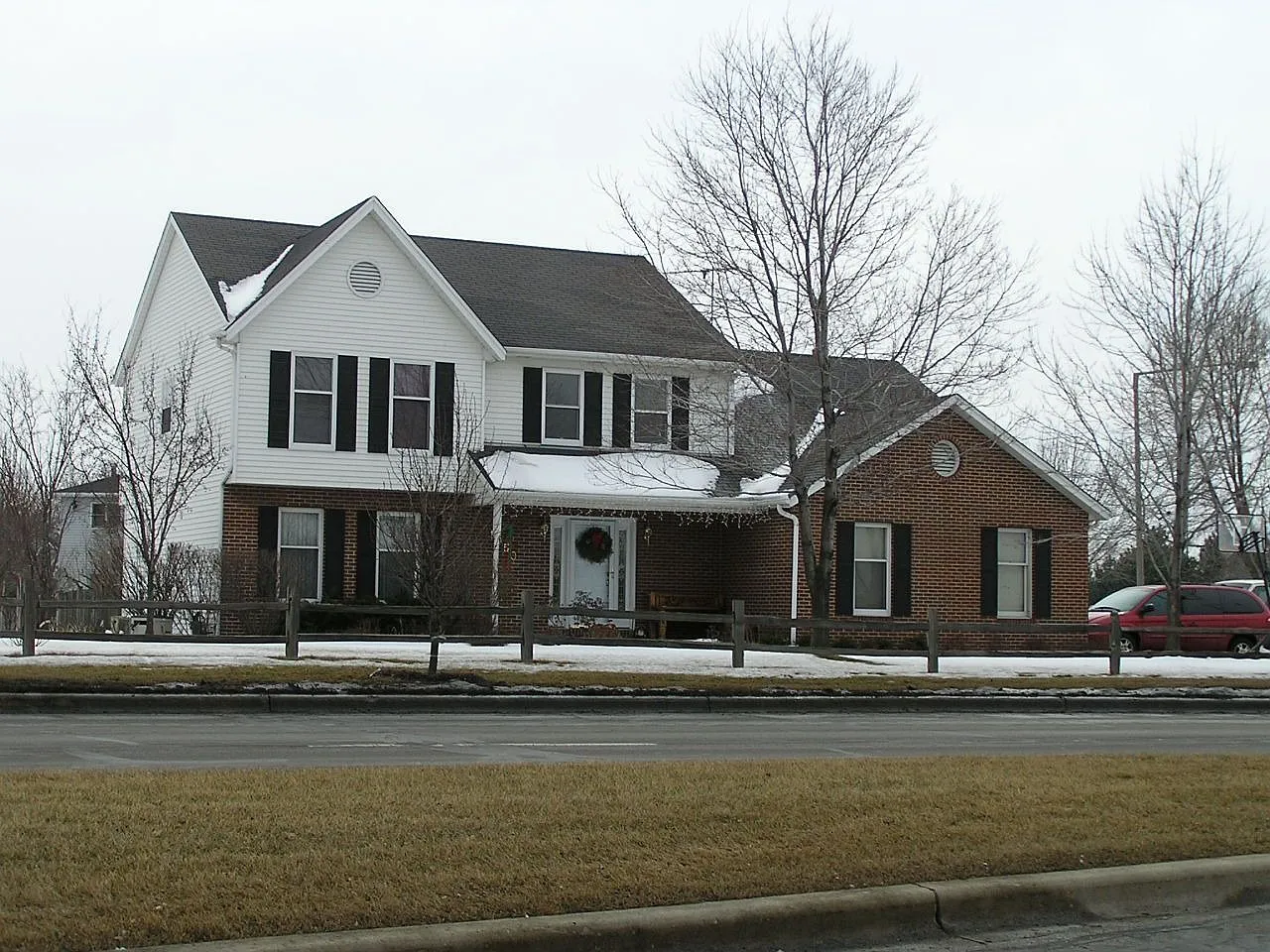 1050 S West St photo 1