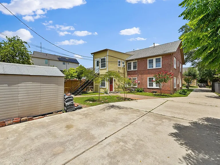 1637 Castle Ct — Photo 13
