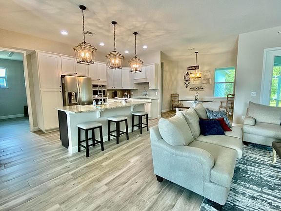 5th image of 3033 SW Savona Boulevard