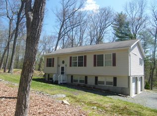 114 Blueberry Dr, Milford, PA