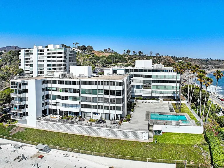 17352 W Sunset Blvd #204 — Photo 11