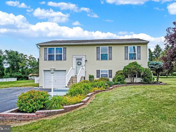 942 Limekiln Rd, New Cumberland, PA 17070