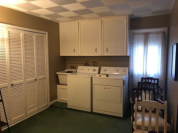 Laundry Room After 1