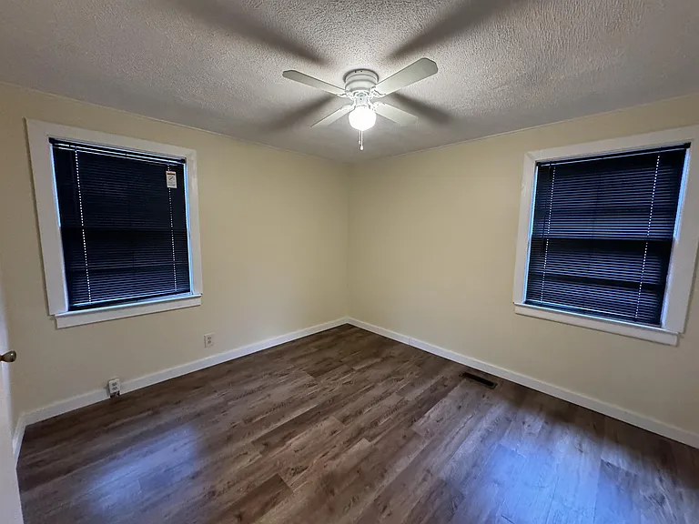 1782 Eveline Ave — Photo 11