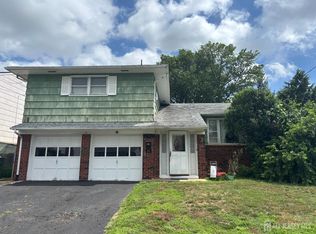 64 S Cliff Rd, Colonia, NJ 07067
