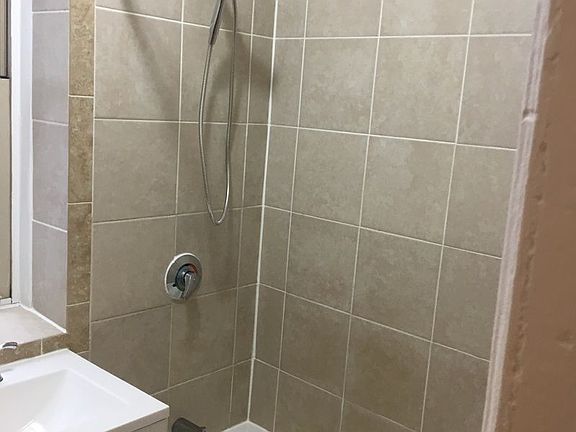 5th image of 379 W 127th St APT 31