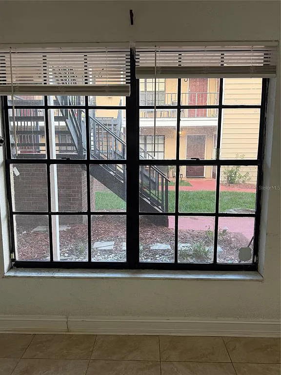 2 bed, 1.0 bath, 800 sqft, $1,600 — Photo 4